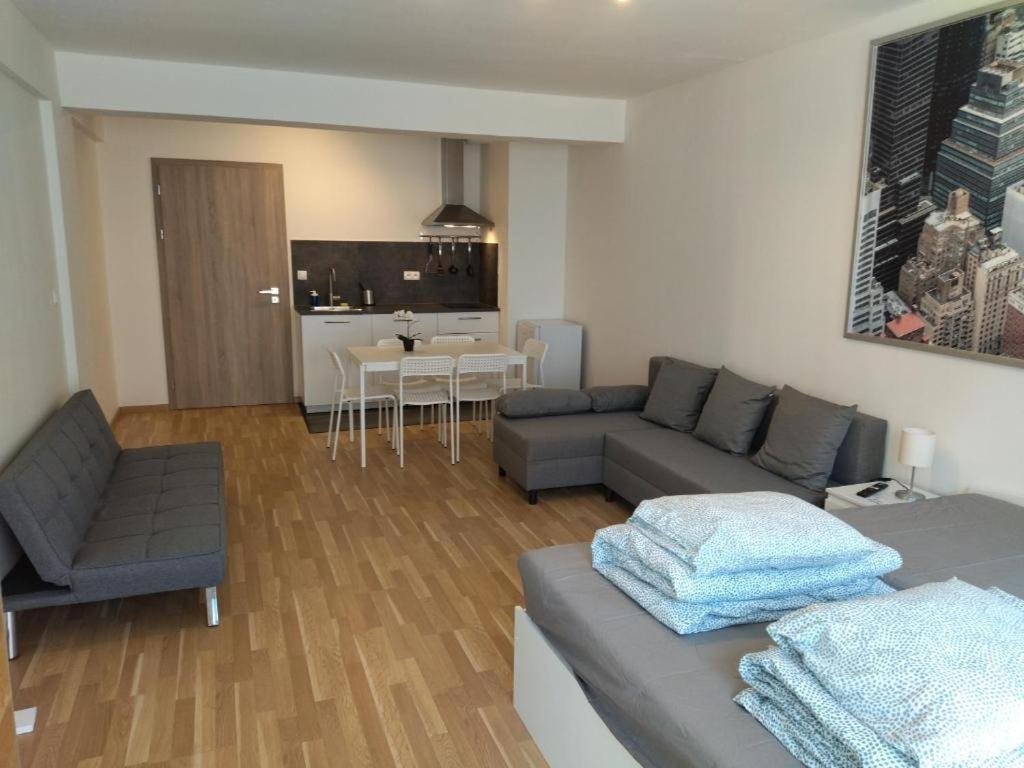 Brand New Studio Apartment #24 In Elite Residence With Free Secure Parking In The Center Praha Bagian luar foto