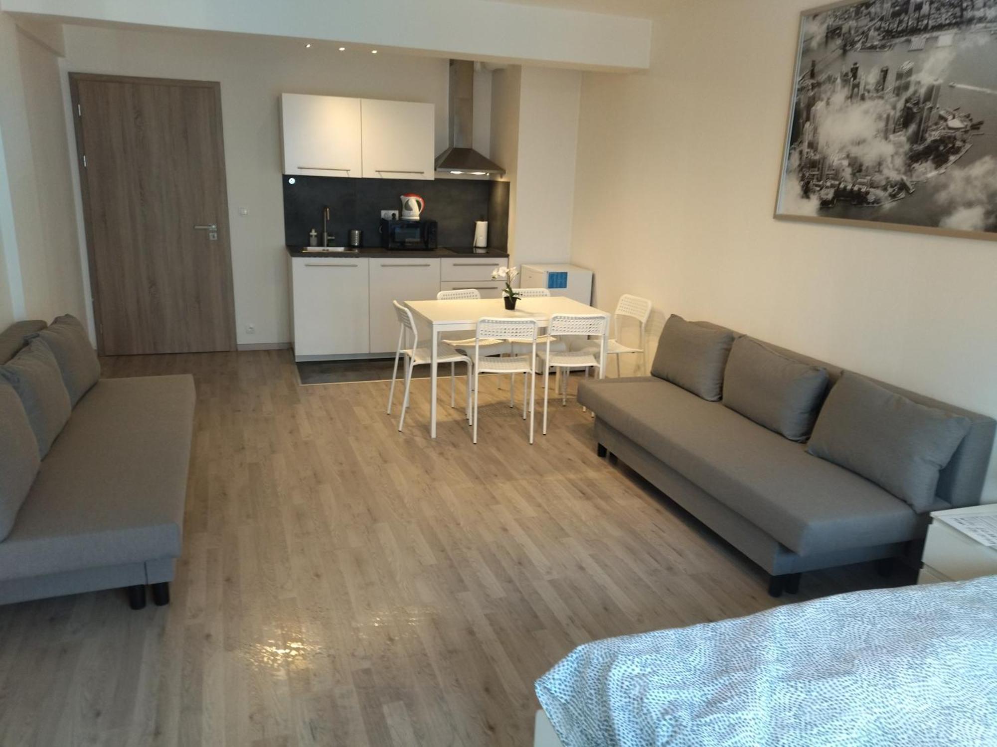 Brand New Studio Apartment #24 In Elite Residence With Free Secure Parking In The Center Praha Bagian luar foto